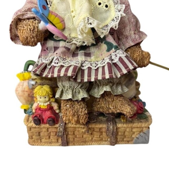 Vintage Figurine Bear With Straw Hat & Picnic Basket Plays Music and works - Picture 3 of 12